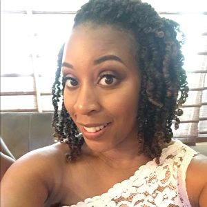 Meet your Posher, Nicole